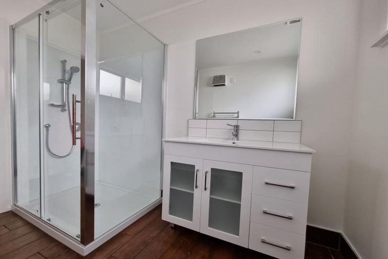 Photo of property in 5a Randwick Road, Northland, Wellington, 6012