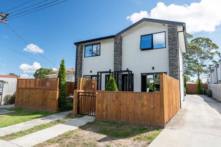 Photo of property in 2/83 Vodanovich Road, Te Atatu South, Auckland, 0610