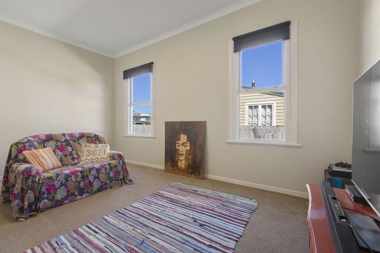 Photo of property in 19 Carey Street, Waitara, 4320