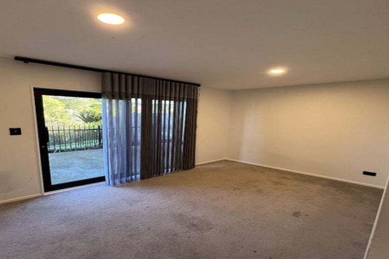 Photo of property in 5 Wyon Way, Flat Bush, Auckland, 2016
