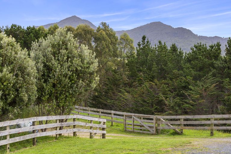 Photo of property in 448 Ruapuke Road, Raglan, 3296