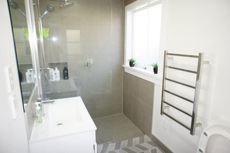 Photo of property in 44 Channel View Road, Campbells Bay, Auckland, 0630