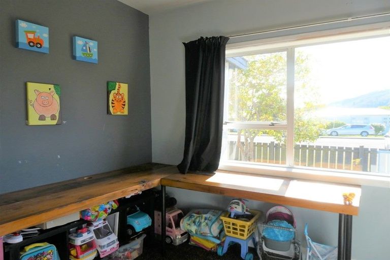 Photo of property in 6 Ohau Street, Dobson, Greymouth, 7805