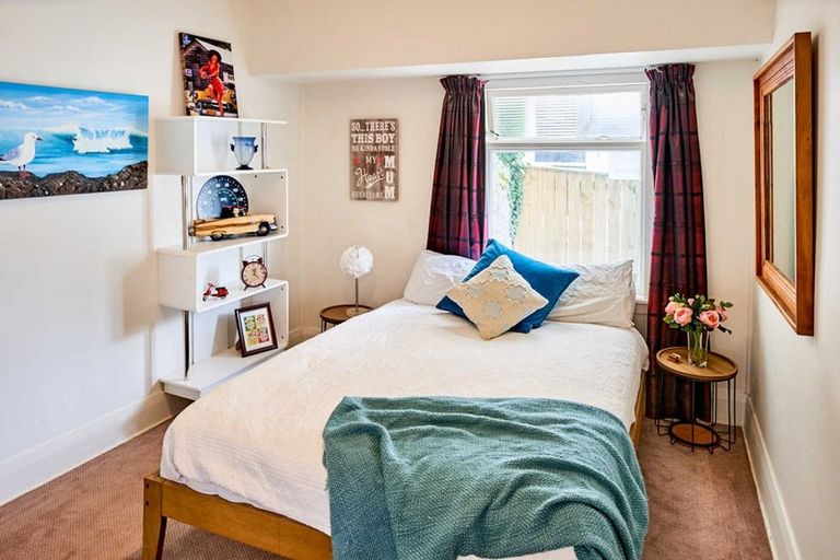 Photo of property in 67 Muritai Road, Eastbourne, Lower Hutt, 5013