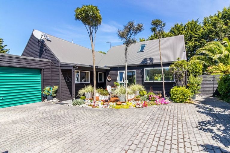 Photo of property in 49a Strowan Road, Strowan, Christchurch, 8052