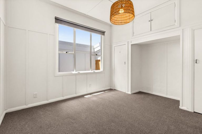 Photo of property in 16 Hammond Road, Taradale, Napier, 4112