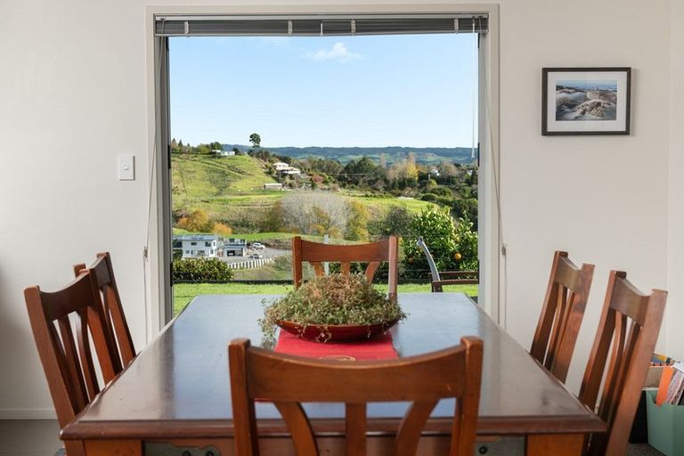 Photo of property in 112 Waikite Road, Welcome Bay, Tauranga, 3175