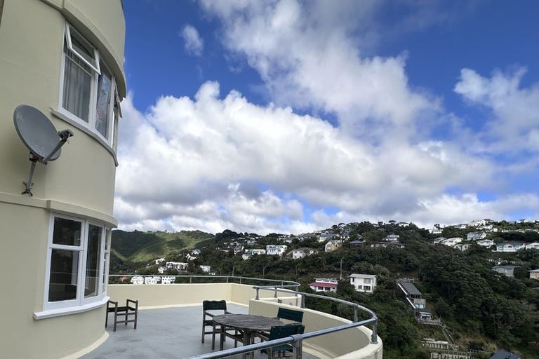 Photo of property in 3/20 Saint Michaels Crescent, Kelburn, Wellington, 6012