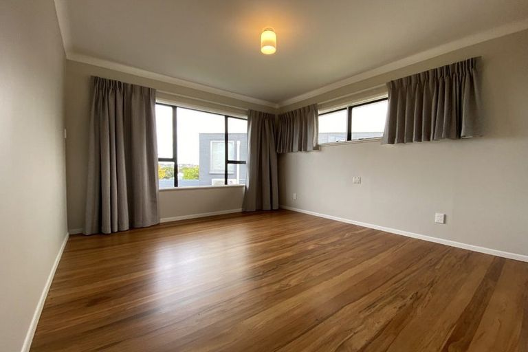 Photo of property in 29 Holland Road, Hillcrest, Auckland, 0627