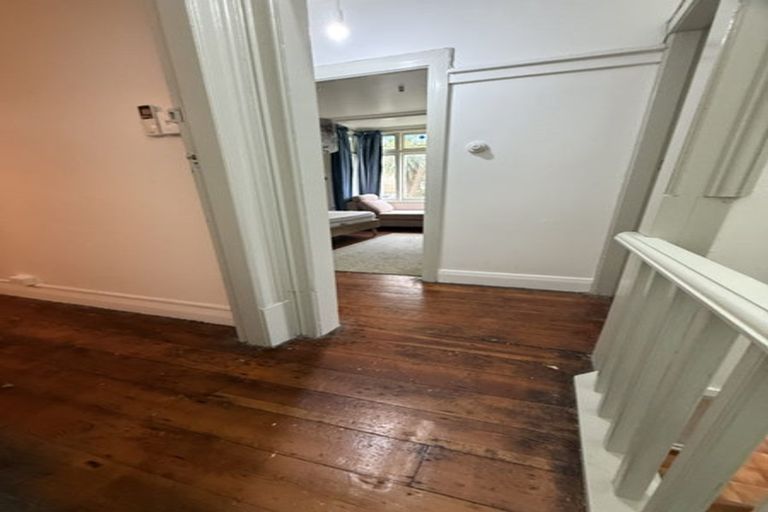 Photo of property in 21 Grass Street, Roseneath, Wellington, 6011