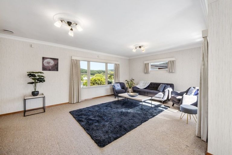 Photo of property in 33 Dowling Grove, Silverstream, Upper Hutt, 5019