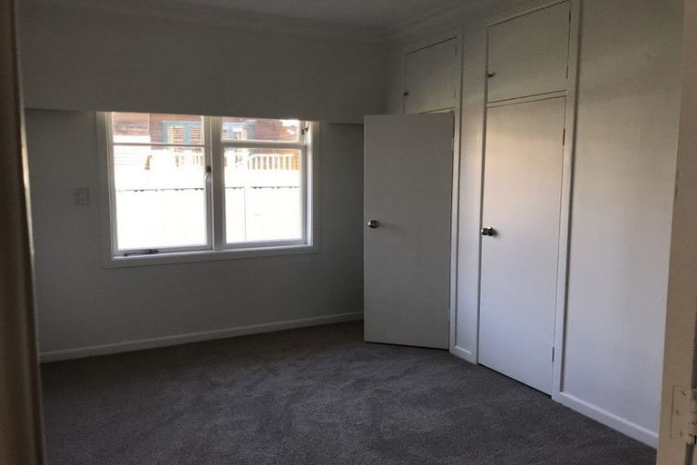 Photo of property in 22 Coles Crescent, Papakura, 2110