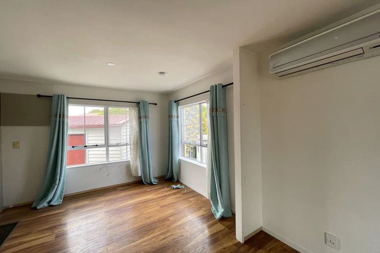 Photo of property in 12 Nedlands Place, Burswood, Auckland, 2013