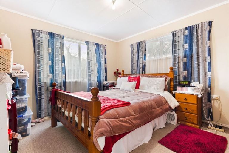 Photo of property in 4 Backhurst Grove, Massey, Auckland, 0614