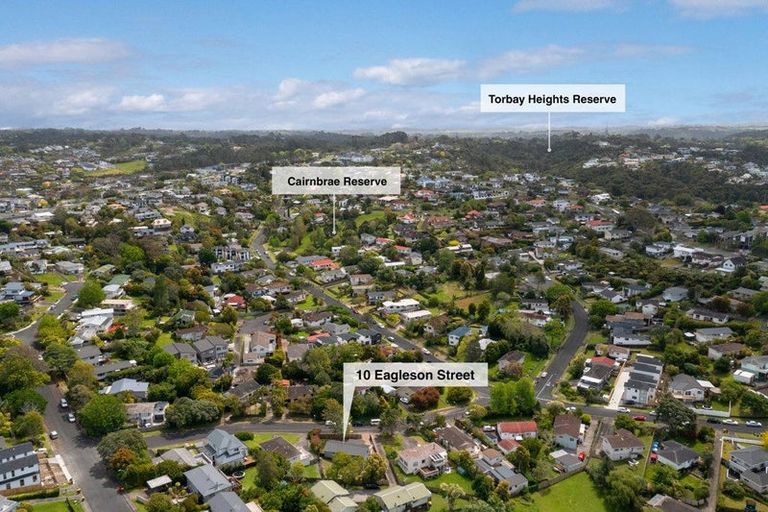Photo of property in 10 Eagleson Street, Northcross, Auckland, 0632