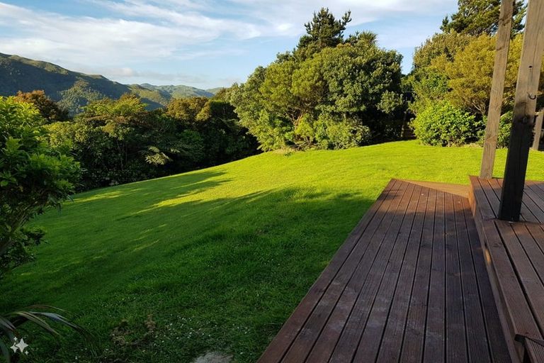 Photo of property in 17 Wattle Grove, Maungaraki, Lower Hutt, 5010