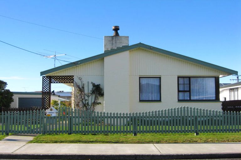 Photo of property in 5 Fraser Street, Waikiwi, Invercargill, 9810