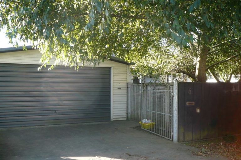 Photo of property in 5 Clark Road, Karaka, Papakura, 2580