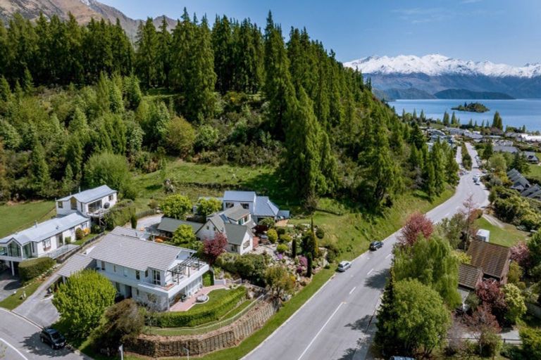 Photo of property in 53 Sargood Drive, Wanaka, 9305