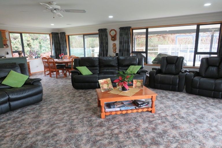 Photo of property in 54 Welshmans Gully Road, Waikaia, 9778