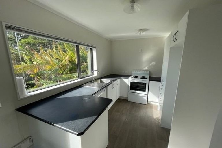 Photo of property in 7 Mirage Place, Beach Haven, Auckland, 0626