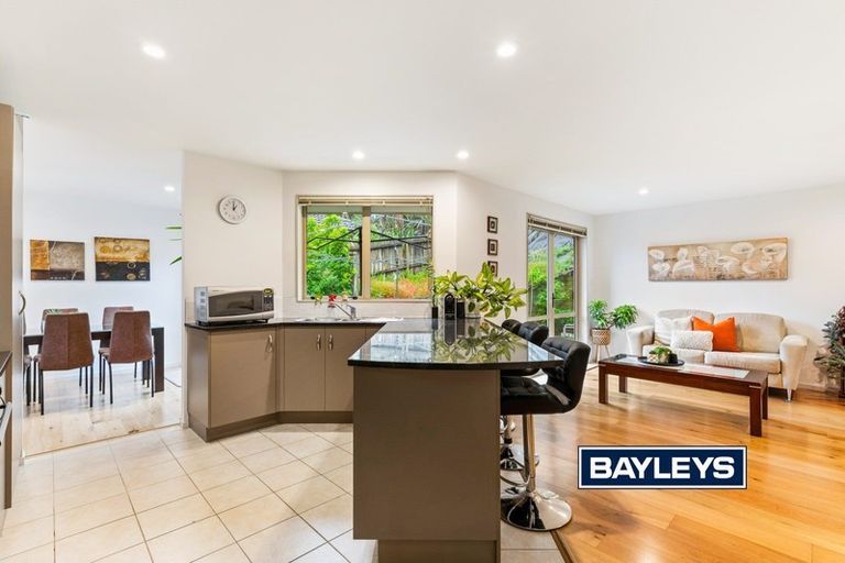 Photo of property in 25 Henry Partington Place, Greenhithe, Auckland, 0632