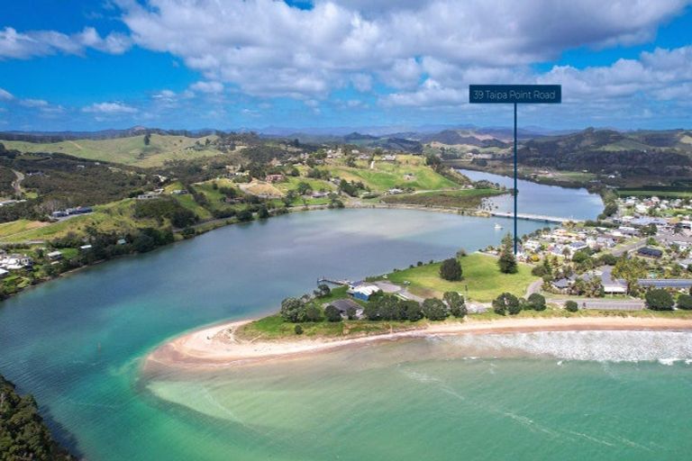 Photo of property in 39 Taipa Point Road, Taipa, 0420
