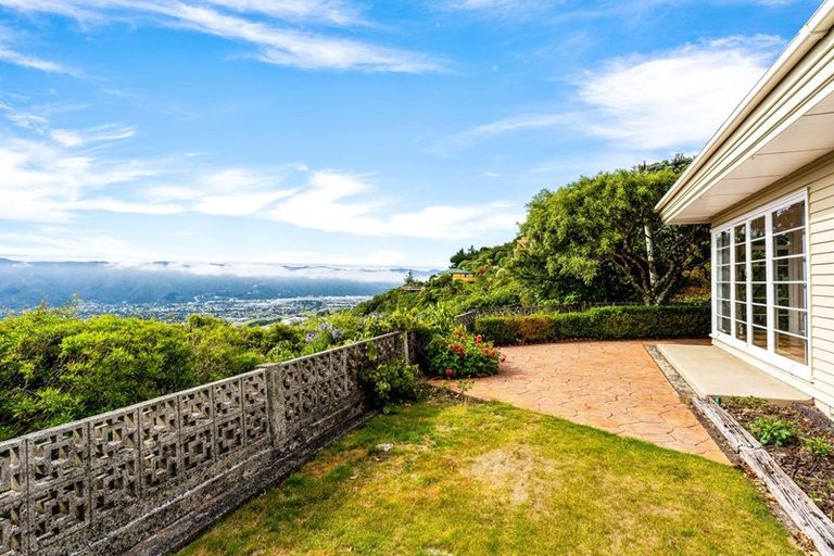 Photo of property in 111 Miromiro Road, Normandale, Lower Hutt, 5010