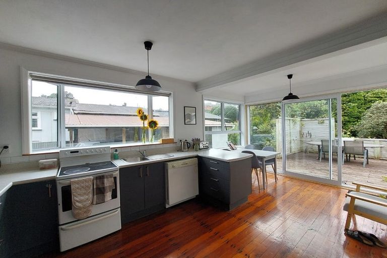 Photo of property in 9 Lorna Street, Lynmouth, New Plymouth, 4310