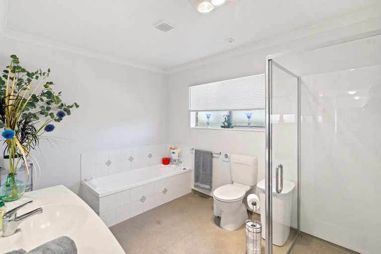 Photo of property in 2 Summerhaven Place, Ohauiti, Tauranga, 3112