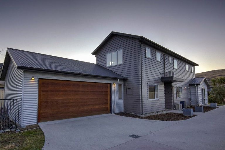 Photo of property in 18 Lochnagar Drive, Lake Hayes, Queenstown, 9304