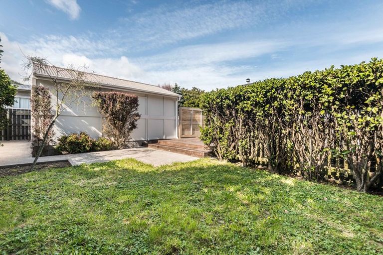 Photo of property in 27 Collins Avenue, Tawa, Wellington, 5028