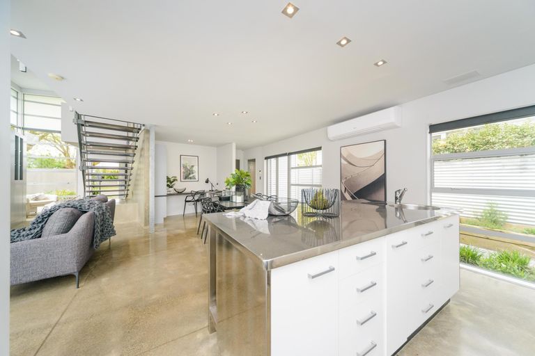 Photo of property in 4 Mere Mere Avenue, Palmerston North, 4414