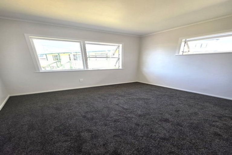 Photo of property in 21 Tranent Road, Mangere, Auckland, 2022