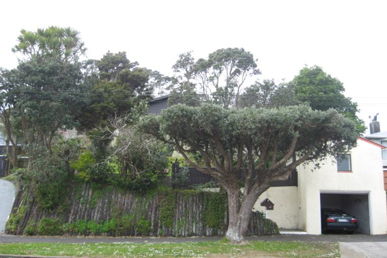 Photo of property in 65 Pioneer Road, Moturoa, New Plymouth, 4310