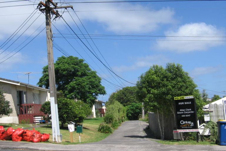 Photo of property in 1/98a Birkdale Road, Birkdale, Auckland, 0626