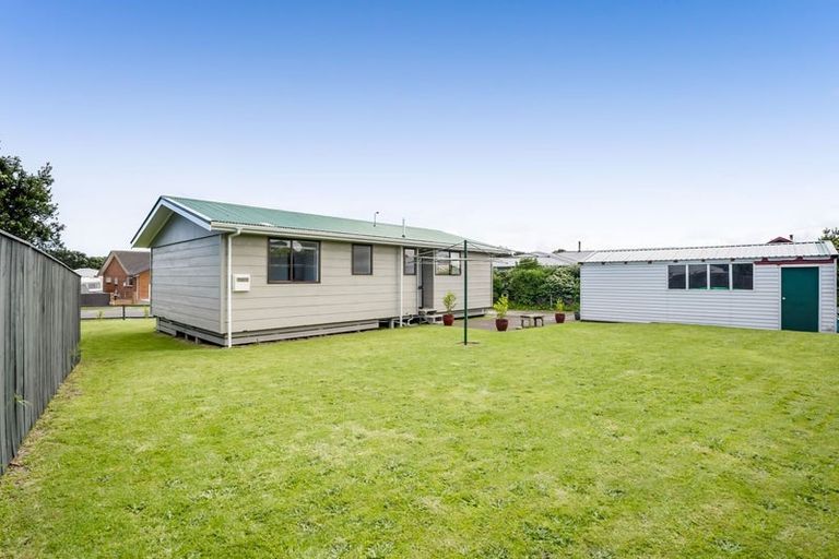 Photo of property in 18 Pohutukawa Drive, Opunake, 4616