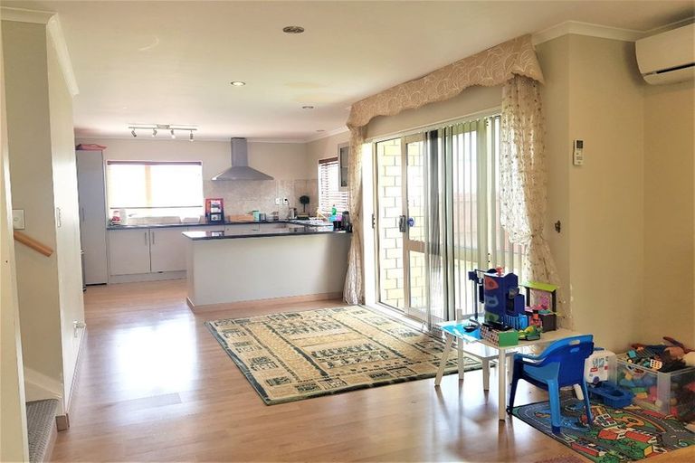 Photo of property in 16 Tavua Lane, Ranui, Auckland, 0612