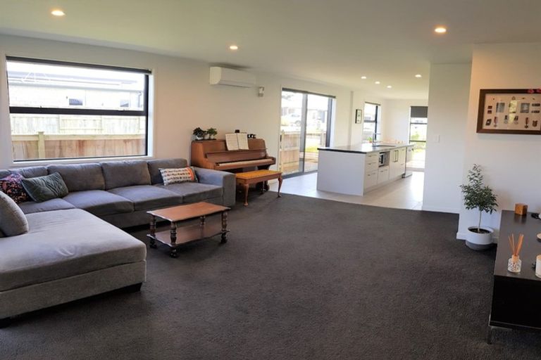 Photo of property in 6 Tomairangi Crescent, Pukekohe, 2120