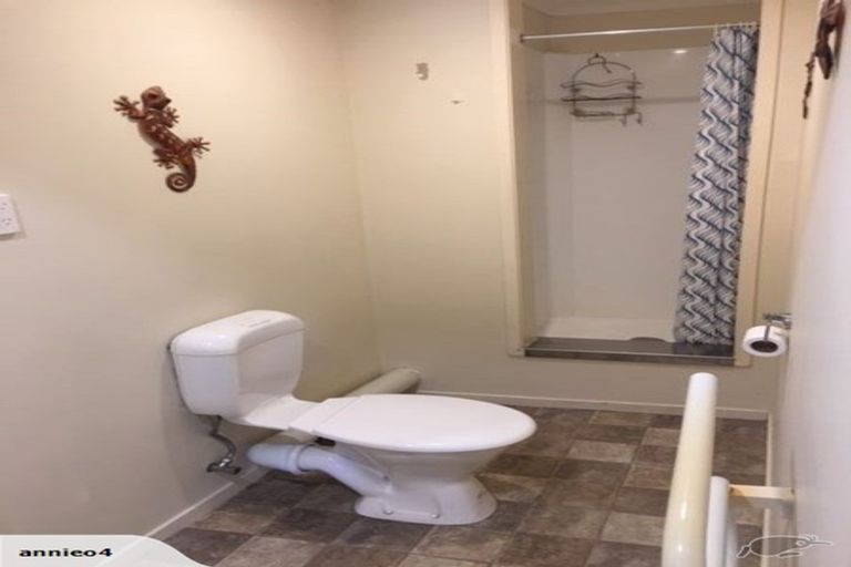 Photo of property in 1/10 Sylvan Park Avenue, Milford, Auckland, 0620