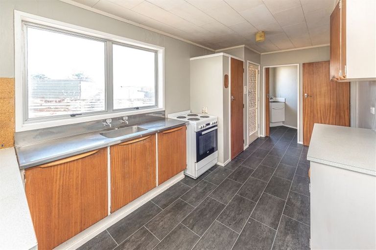 Photo of property in 112 Hinau Street, Castlecliff, Whanganui, 4501