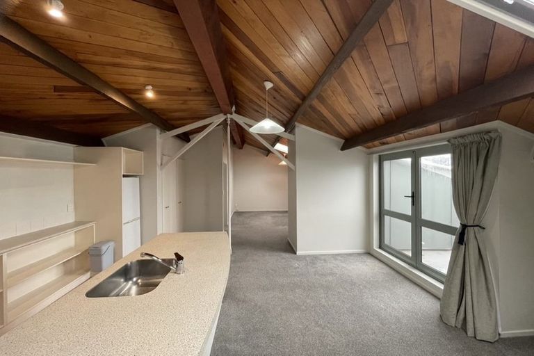 Photo of property in Metro Apartments, 20/220 Thorndon Quay, Pipitea, Wellington, 6011