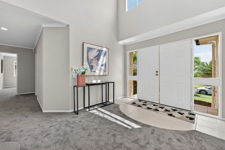 Photo of property in 32 Delmont Close, East Tamaki Heights, Auckland, 2016