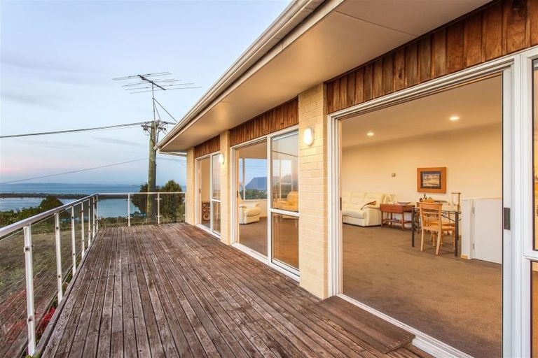 Photo of property in 212 Mount Pleasant Road, Mount Pleasant, Christchurch, 8081