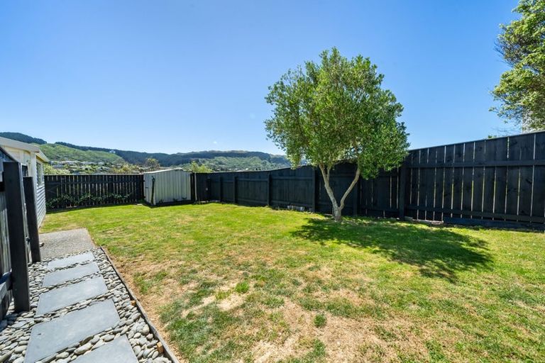 Photo of property in 42 Taylor Terrace, Tawa, Wellington, 5028