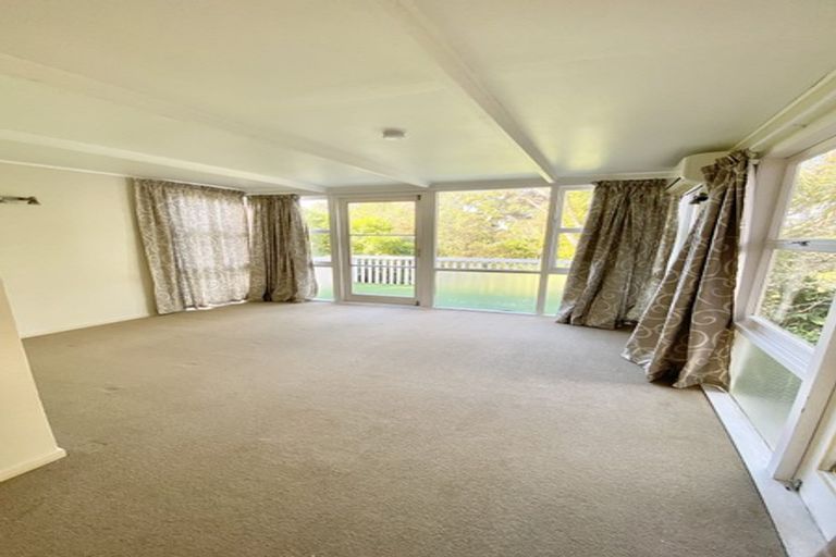 Photo of property in 27 Mahara Avenue, Birkenhead, Auckland, 0626