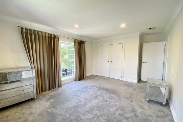 Photo of property in 2/36 Greenvalley Rise, Glenfield, Auckland, 0629