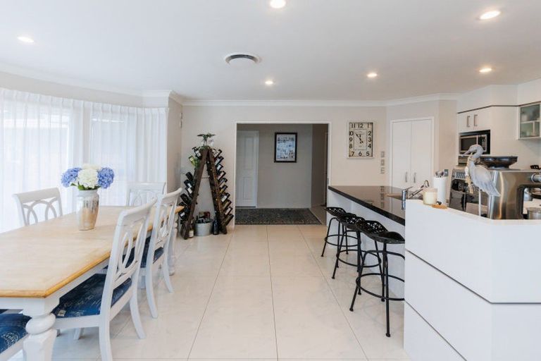 Photo of property in 22 Phoenix Avenue, Hokowhitu, Palmerston North, 4410
