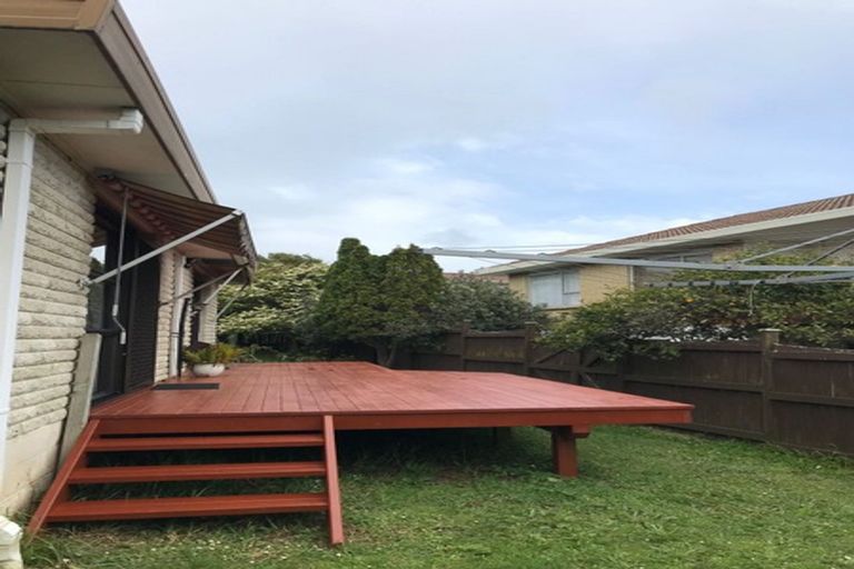 Photo of property in 2/35 Derrimore Heights, Clover Park, Auckland, 2019