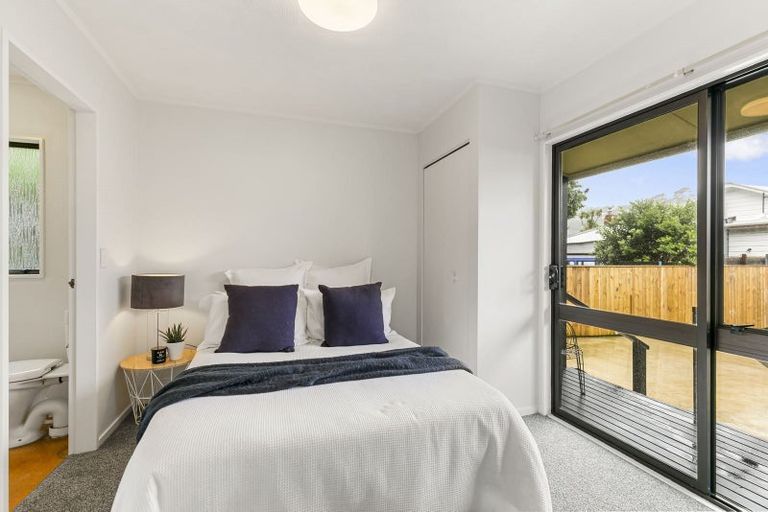 Photo of property in 32a Derwent Street, Island Bay, Wellington, 6023